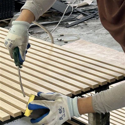 Panel akustik bergaya untuk kontrol suara yang unggul